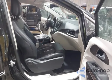 2017 Chrysler Pacifica Touring-L z USA, uszkodzony, nr VIN 2C4RC1BG1HR540649